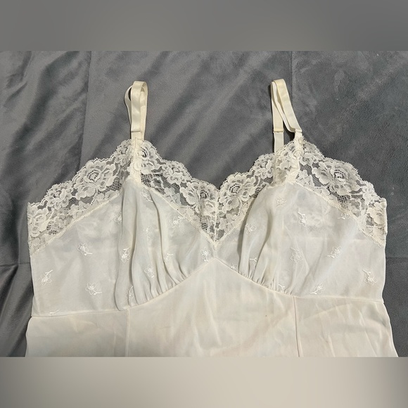 Vintage Sears Nylon Cream Slip Size “40 Average” Bust - Picture 2 of 8